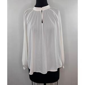 Elizabeth And James White Blouse Keyhole Mock Neck Raglan Sleeve Size Medium M